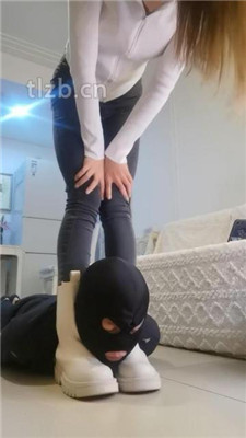 图片[10]_【苒溪】脏短靴白袜全体重踩踏-脚下喂食【双视角版】_绳艺库视频下载