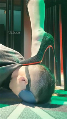 图片[20]_【咩祖】高跟美腿的脚下奴_绳艺库视频下载