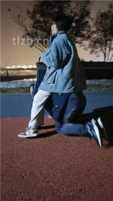 【诗琪】户外骑马骑脖遛狗_绳艺库视频下载