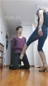 【奶御】耳光抽/转胯爬行/长靴提档/白袜踩狗头_绳艺库视频下载