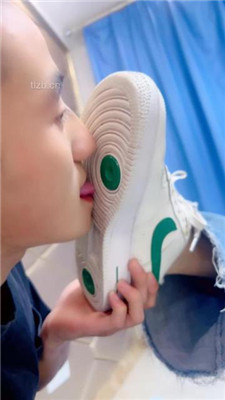 图片[10]_【冷鸢大大】舔脏鞋闻白袜/虐乳/耳光/踩踏_绳艺库视频下载