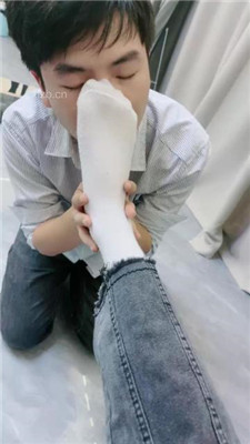 图片[6]_【术术】腿绞窒息/踩踏/原味白袜辱/踢踹/裸足踩狗脸_绳艺库视频下载