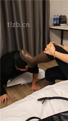 【艺术女王lucky】严厉主训狗-皮靴艺术版_绳艺库视频下载