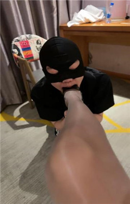 图片[2]_【冷爷】高跟黑丝踩/闻舔脏鞋原味袜子美腿_绳艺库视频下载