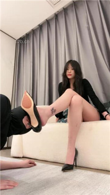 图片[2]_【糯糯】转胯/高跟裸足美腿碾压踩_绳艺库视频下载