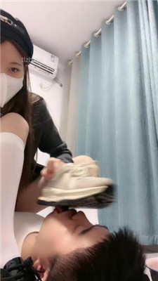 图片[2]_【樱子大人】狗舌头擦鞋器-鞋耳光/踩狗爪/全体重踩踏/鞭打_绳艺库视频下载