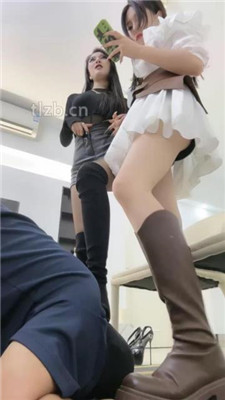 图片[3]_【萱萱】双S-长靴踩狗爪/磕头/板子抽打/胯下辱/踩踏【双视角版】_绳艺库视频下载