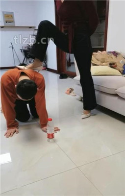 【凌儿女神】恋足的畜生-鞭打/sp/踢踹【续集】_绳艺库视频下载