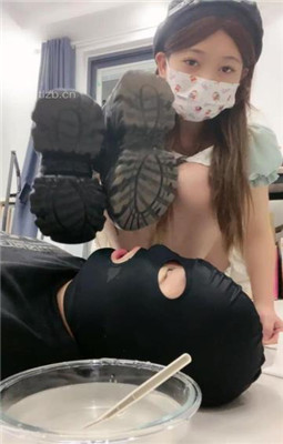 图片[7]_【樱子大人】人体擦鞋器/脚底喂食/皮鞋白袜/喝圣水【完整版】_绳艺库视频下载