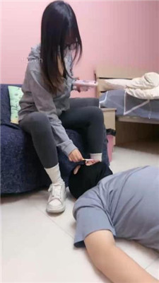 图片[6]_【金桔小主】夜跑后小白鞋白袜踩虐暴打【上】_绳艺库视频下载