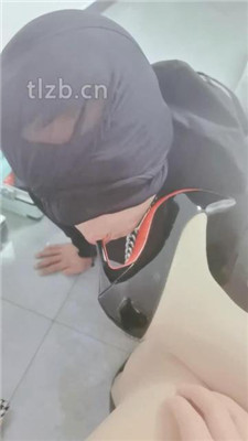 图片[3]_【艳奶奶】舔脚舔鞋口水恋足调_绳艺库视频下载