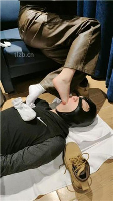 图片[7]_【玥野兔】短靴白棉袜踩狗脸_绳艺库视频下载