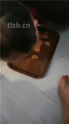 图片[10]_【西安天使】桌下视角恋足舔-踩踏喂食_绳艺库视频下载