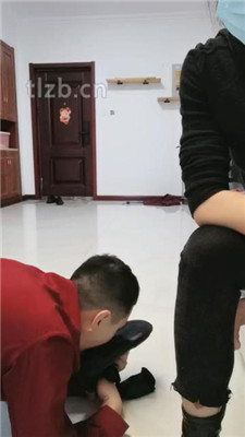 图片[12]_【凌儿女神】鞭打/舔脏鞋臭脚/玩户外舔脏鞋/关狗笼_绳艺库视频下载