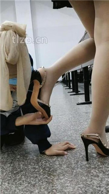 图片[15]_【爱可呀】大学教室调母畜-舔长靴高跟/转胯/吃丝袜_绳艺库视频下载