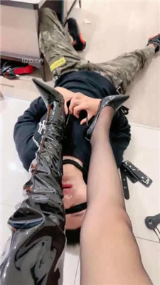 图片[20]_【玥樾】靴奴开发-坐垫羞辱/跪舔_绳艺库视频下载