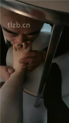 图片[4]_【西安天使】桌下视角恋足舔-踩踏喂食_绳艺库视频下载