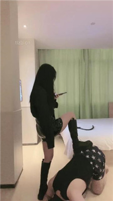 【清禾】保鲜膜窒息-鞭打踩踏耳光-人体烟灰缸_绳艺库视频下载