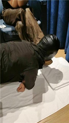 【玥野兔】短靴白棉袜踩狗脸_绳艺库视频下载