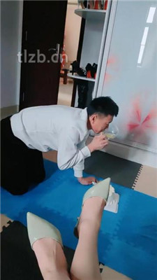 图片[8]_【魅影女神】给狗做特殊的生日蛋糕_绳艺库视频下载