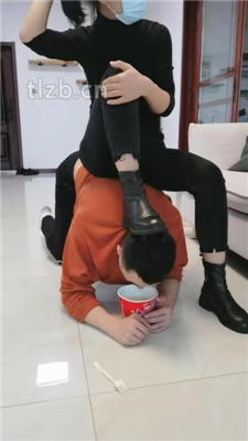 图片[11]_【凌儿女神】原味泡面/舔脏靴底/闻黑棉袜/提档_绳艺库视频下载