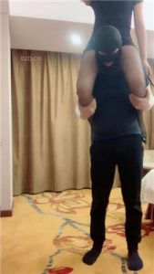 【蜜蜜骑士】高跟黑丝踩踏-骑马骑脖_绳艺库视频下载