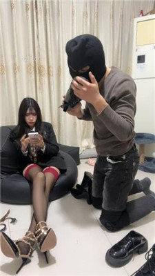 图片[3]_【苏西】物化人体擦鞋器_绳艺库视频下载