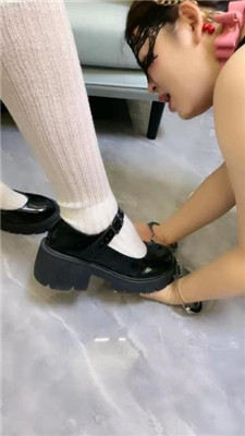 图片[4]_【cc.s】母畜-狗链遛狗/白袜皮鞋辱/戴手铐/闻棉袜_绳艺库视频下载