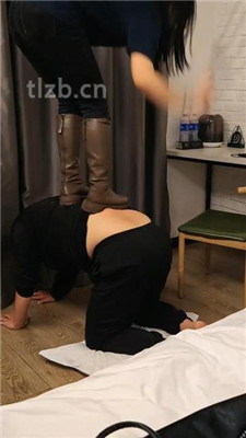 图片[11]_【艺术女王lucky】严厉主训狗-皮靴艺术版_绳艺库视频下载