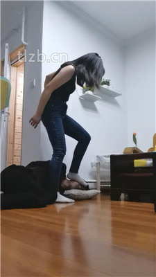 图片[14]_【奶御】耳光抽/转胯爬行/长靴提档/白袜踩狗头_绳艺库视频下载