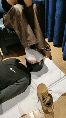 图片[4]_【玥野兔】短靴白棉袜踩狗脸_绳艺库视频下载