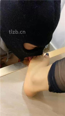 图片[12]_【可儿女王】鞋绑脸气味控制/捆绑虐打/重度踢踹_绳艺库视频下载