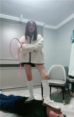 图片[19]_【术术】多视角重度虐-不把狗当人-踩踏鞭打_绳艺库视频下载