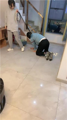 图片[8]_【乔妹】运动鞋白袜踩地毯狗/虐乳/鞭打_绳艺库视频下载