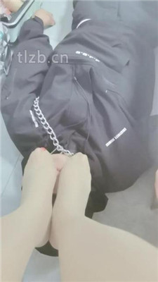 图片[13]_【艳奶奶】舔脚舔鞋口水恋足调_绳艺库视频下载