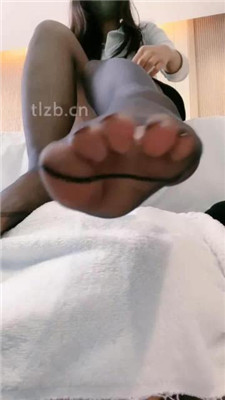 图片[4]_【天秤祖宗】黑丝美腿踩脚垫/嘴叼高跟【完整版】_绳艺库视频下载