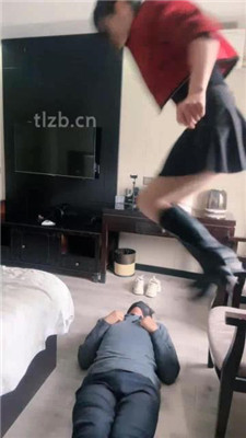 图片[8]_【孤傲女帝】胯下虐辱/全体重踩脖/跳踩/耳光抽_绳艺库视频下载