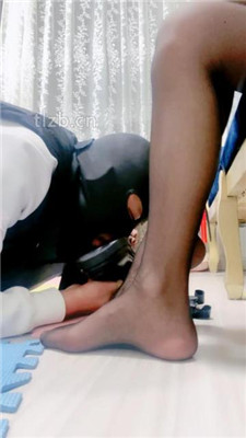 图片[11]_【兔兔大人】短靴黑丝脚下崇拜_绳艺库视频下载