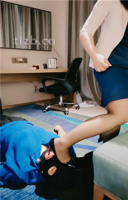 图片[14]_【映雪夫妻】情侣主-鞭打/虐乳/人体座椅/舔丝袜高跟/踩踏_绳艺库视频下载