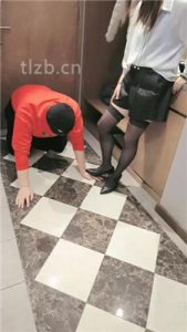 【心甜夫妻】跪镜子前羞辱/舔脏鞋/喝圣水/揪耳朵/转胯【完整版】_绳艺库视频下载