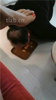 图片[9]_【西安天使】桌下视角恋足舔-踩踏喂食_绳艺库视频下载