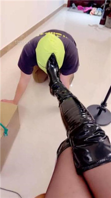 图片[2]_【梓夫人】长靴黑丝圈养绿帽狗囚禁虐_绳艺库视频下载