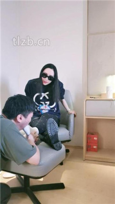 图片[4]_【羽神】跪舔超臭长靴白棉袜/吃脚皮臭脚踩脸_绳艺库视频下载