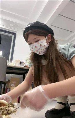 图片[9]_【樱子大人】人体擦鞋器/脚底喂食/皮鞋白袜/喝圣水【完整版】_绳艺库视频下载