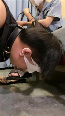 图片[3]_【甘露】凉鞋踩狗头/狗链遛狗/踢踹/骑马踩踏_绳艺库视频下载