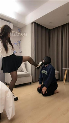 图片[9]_【叶娘】黑丝脚深喉/跪舔脏鞋底/耳光_绳艺库视频下载