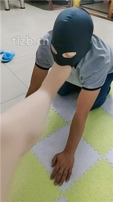 图片[8]_【广东迪迪】闻舔高跟肉丝脚-踩踏 【双视角版】_绳艺库视频下载