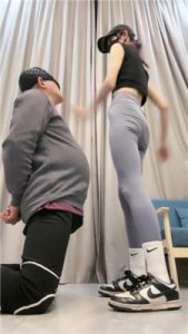 【美娜格格】AJ白袜女神暴打刑奴_绳艺库视频下载