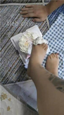 图片[9]_【尤尤子】学生S脚踩蛋糕喂食班主任_绳艺库视频下载