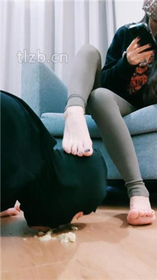 图片[14]_【护短S】跪舔小白鞋白袜/踩踏香蕉喂食_绳艺库视频下载